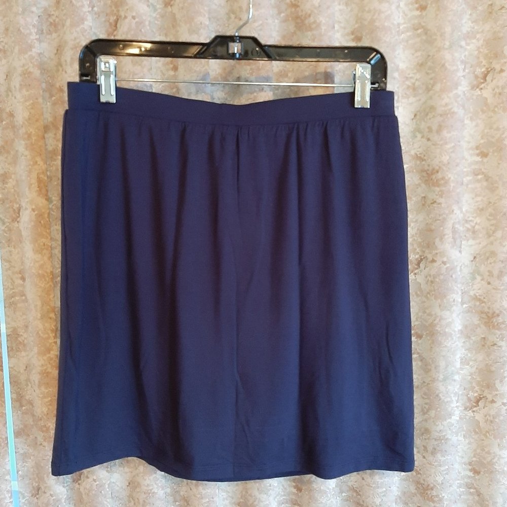 NWOT Navy blue elastic waist short skirt size Medium
